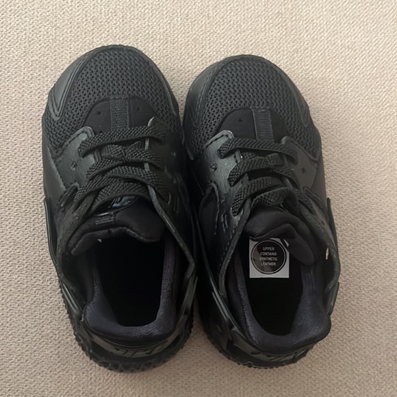 NEW Nike boy toddler sneakers - Picture 4 of 6